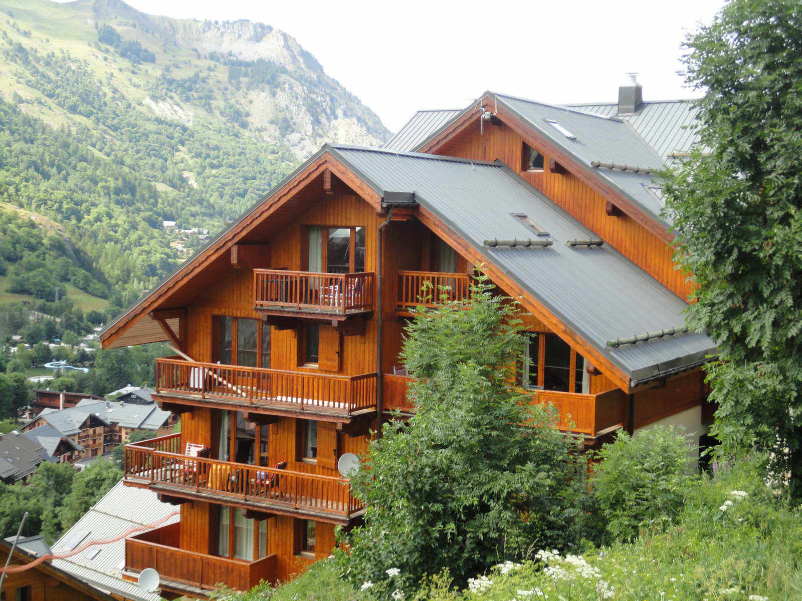 Gentiane Hameau De La Vallee D'or