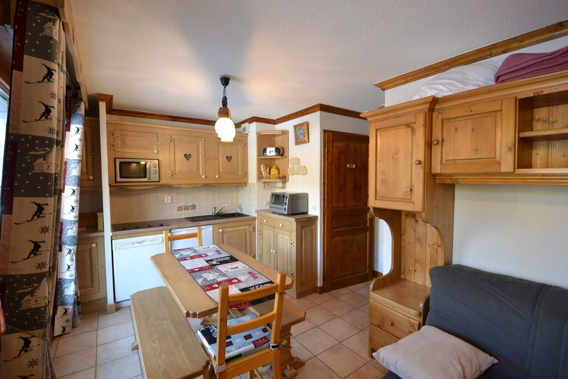 location-studio-Notre-Dame-de-Bellecombe-1350-4-personnes-2115-1-Alpissime location-studio-Notre-Dame-de-Bellecombe-1350-4-personnes-2115-1-Alpissime