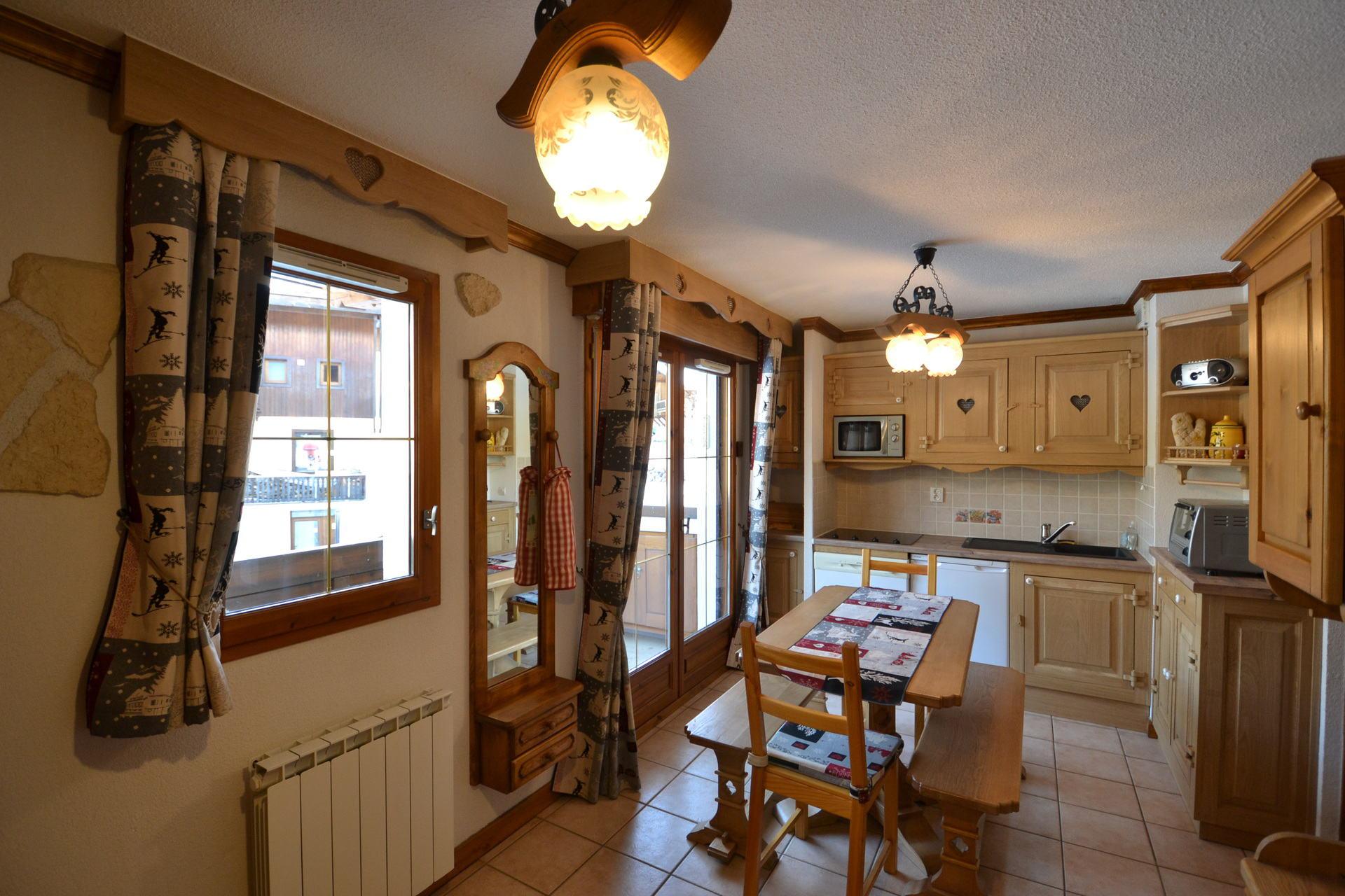 location-studio-Notre-Dame-de-Bellecombe-1350-4-personnes-2115-4-Alpissime location-studio-Notre-Dame-de-Bellecombe-1350-4-personnes-2115-4-Alpissime
