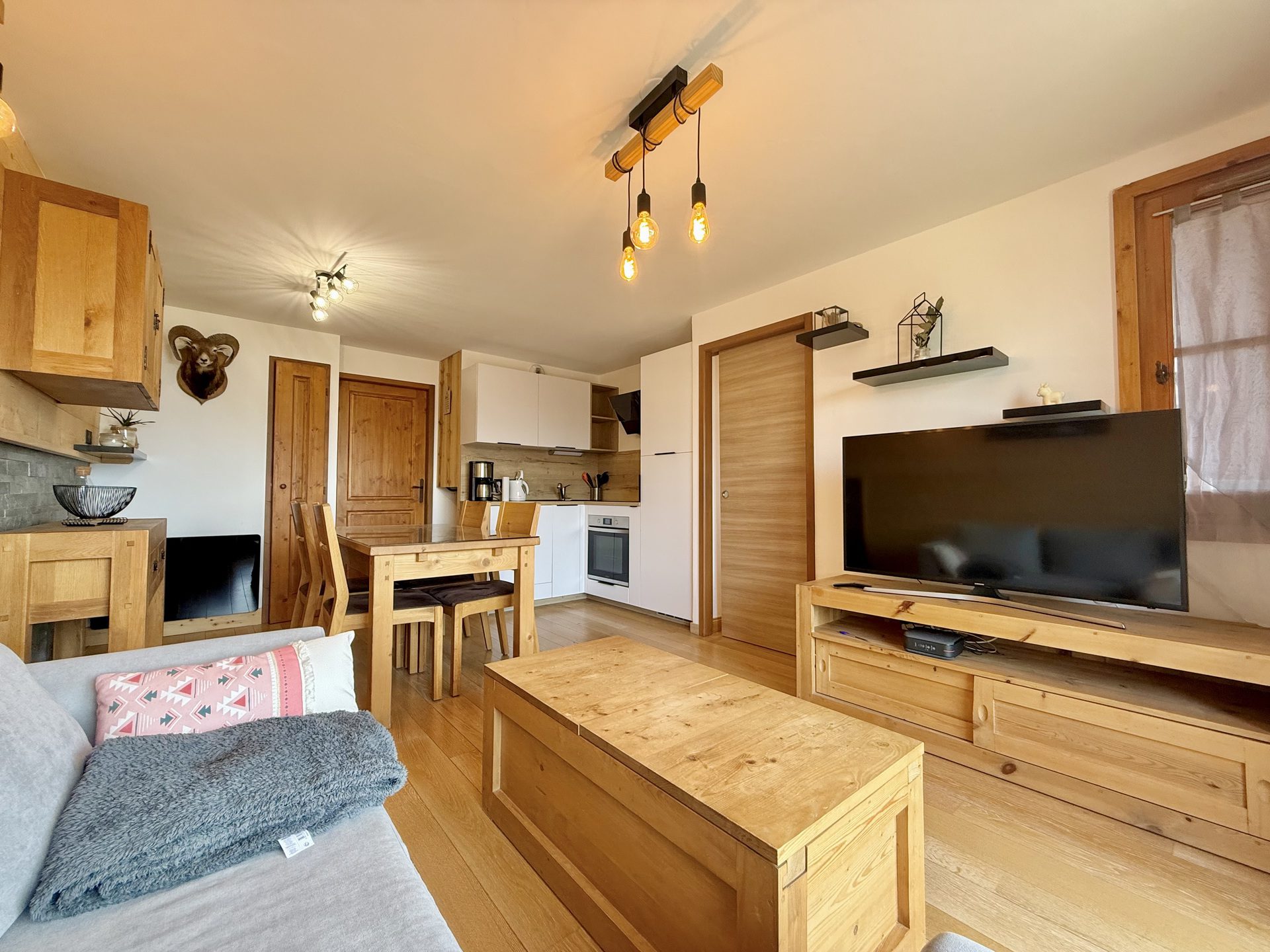 location-appartement-Notre-Dame-de-Bellecombe-1200-4-personnes-3239-1-Alpissime location-appartement-Notre-Dame-de-Bellecombe-1200-4-personnes-3239-1-Alpissime