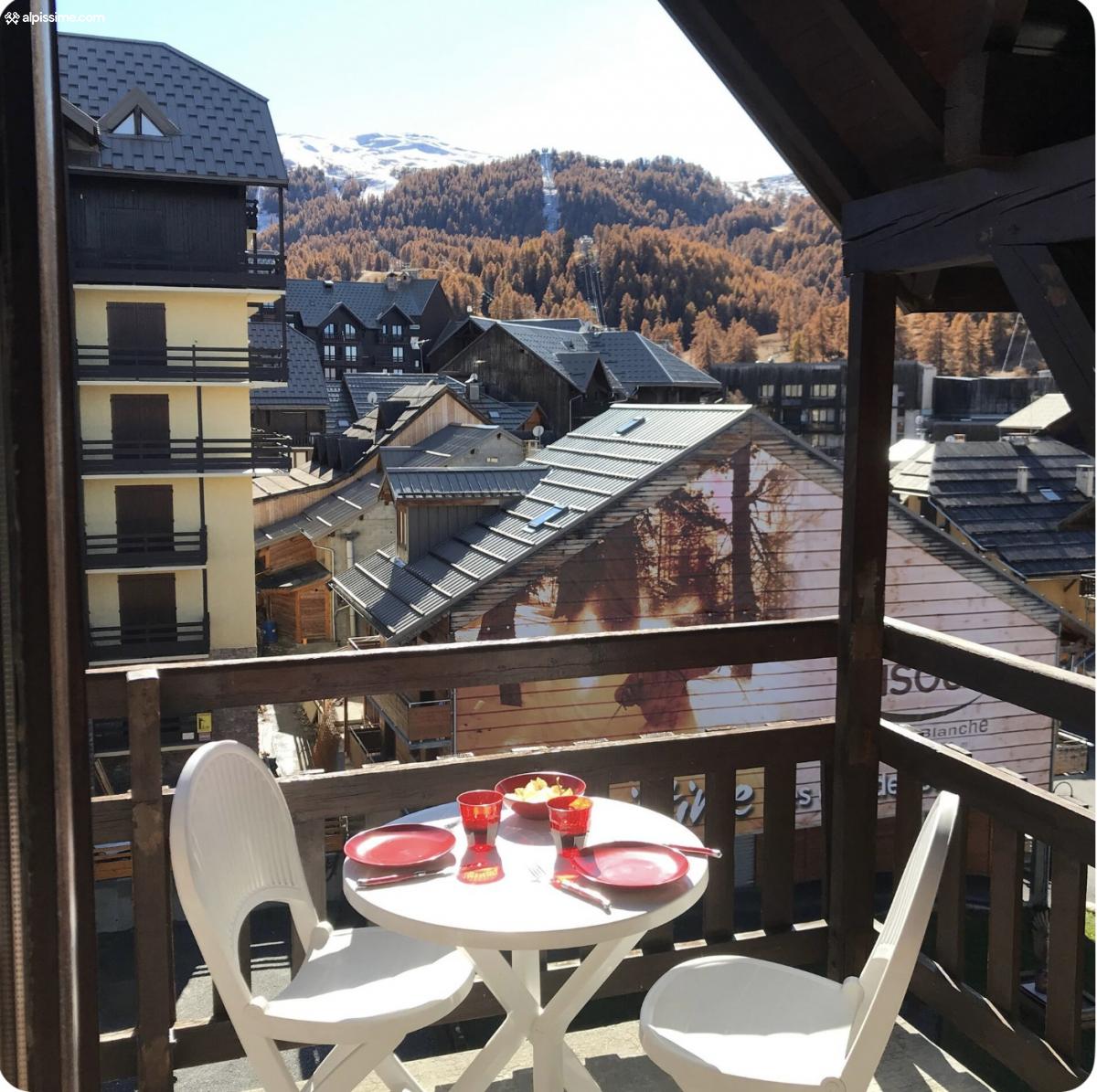 Balcony overlooking the ski slopes