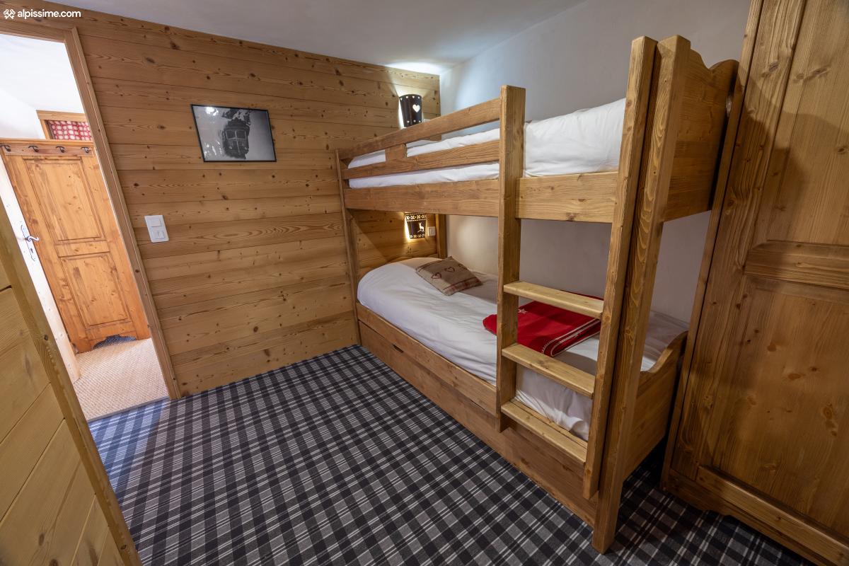 Coin montagne (2 lits superposés ainsi qu'un lit tiroir (3 couchages))